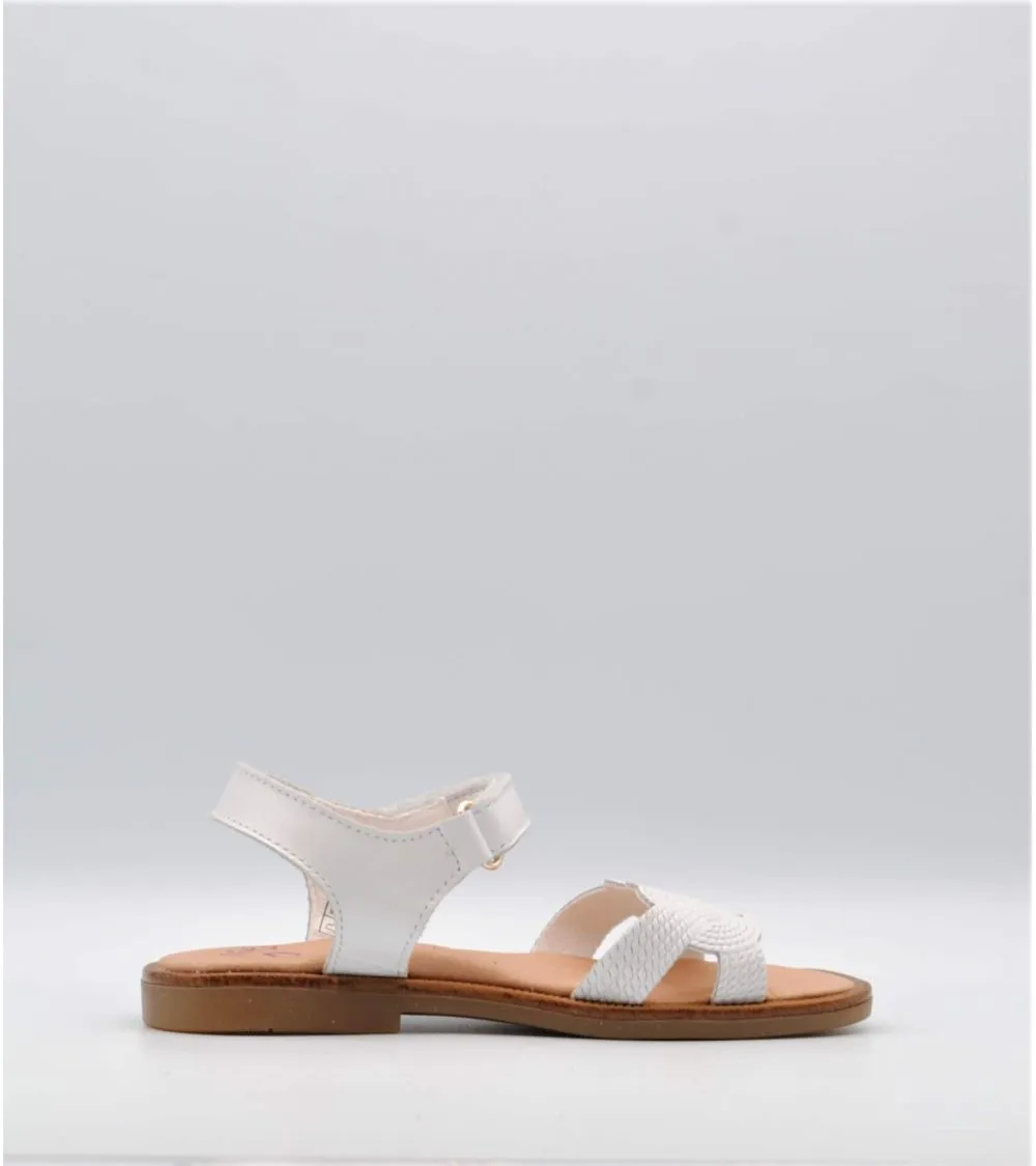 SANDALIA NIÑA PABLOSKY VELCRO TRENZADO RELIEVE BLANCA